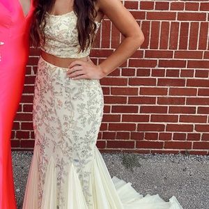 Sherri Hill prom dress size 4